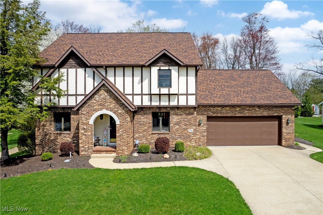 2766 Vinton Woods Dr, Wooster, Ohio image 1