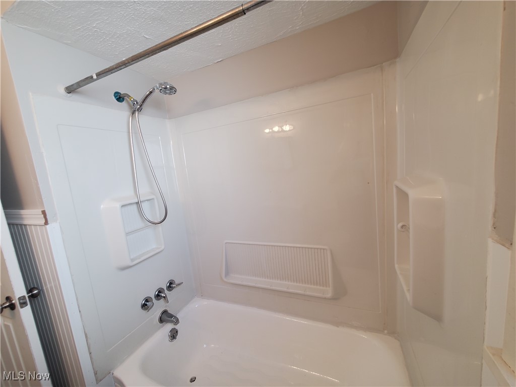 Cleveland, Ohio 44128, United States, 3 Bedrooms Bedrooms, ,2 BathroomsBathrooms,Residential,Active,221753