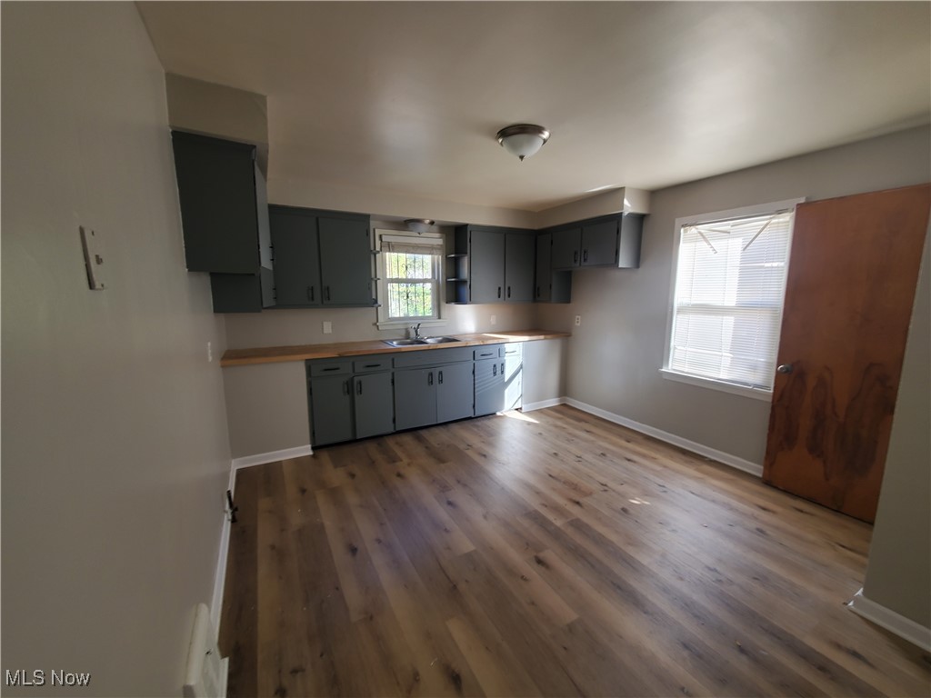 Cleveland, Ohio 44128, United States, 3 Bedrooms Bedrooms, ,2 BathroomsBathrooms,Residential,Active,221753