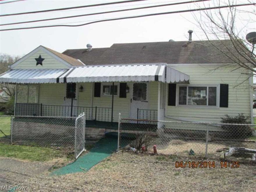 Nice 1 story home great for downsizing or starting out. Freshly painted and new carpet.  See attached for PAS requirements and WFHM offer submittal information in MLS document Section.To report any concerns with a listing broker/agent or to report any property condition or other concern needing escalation, please call: 1-877-617-5274. See attachment for PAS requirements and WFHM offer submittal information in MLS document section.