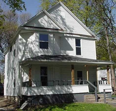 The well-maintained two-unit property is a solid investment opportunity. Clean, basic amenities on the interior. Exterior in good condition. Gravel parking lot at back can accommodate up to 4 cars comfortably.