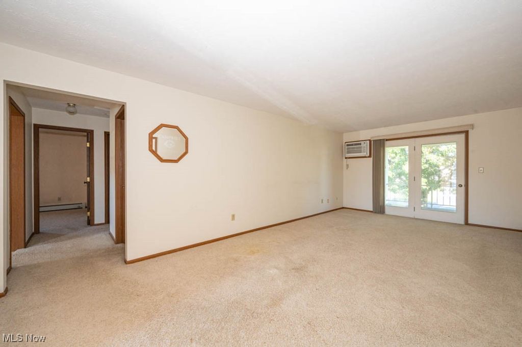 Photo of 829 Pearson Circle, Boardman, OH 44512 (MLS # 5163795)