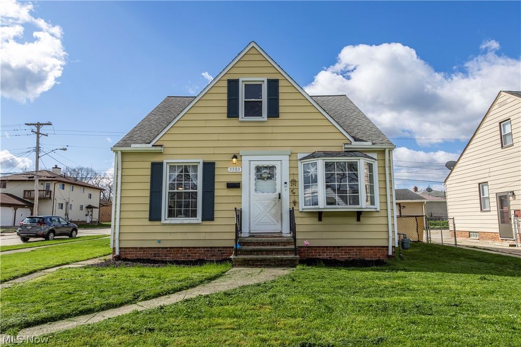 Photo of 3303 Liggett Drive, Parma, OH 44134 (MLS # 5203302)