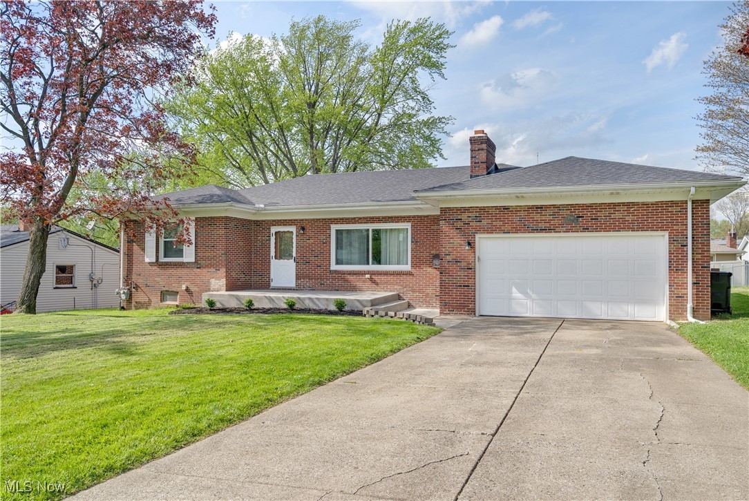 790 Larkridge Avenue, Youngstown, Ohio image 2