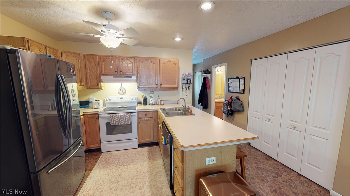 Cross Creek Condo - Residential