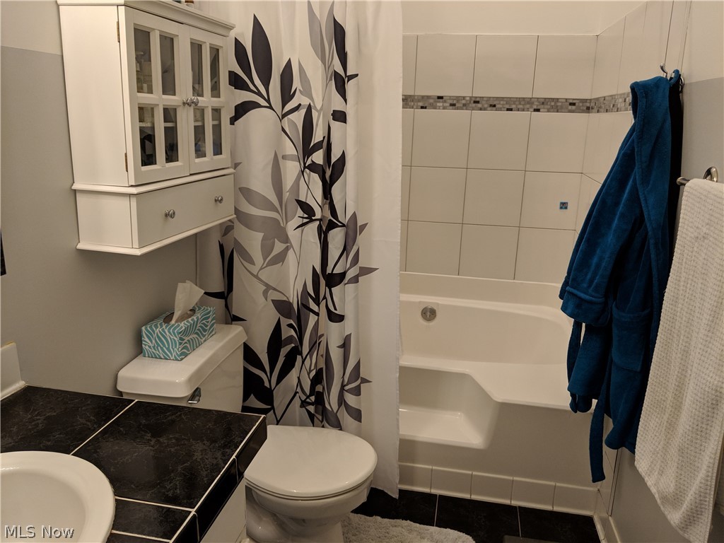 Cross Creek Condo - Residential