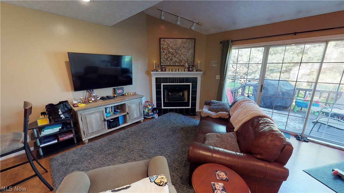 Cross Creek Condo - Residential