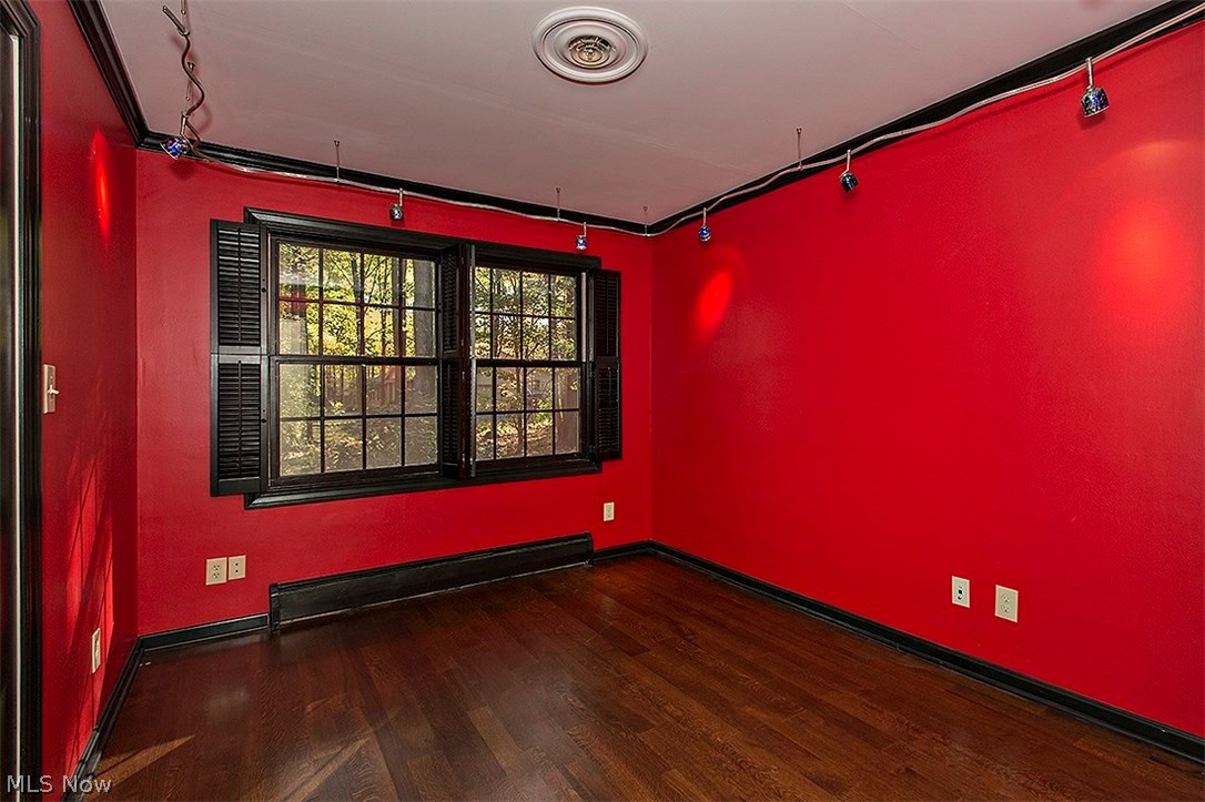 Bond Hill Estates Sub - Residential