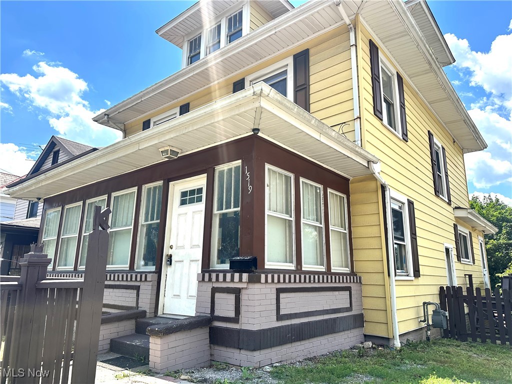 This spacious three-bedroom, two-bath home sits on a corner lot in East Liverpool, Ohio. Featuring original hardwood floors throughout, this home offers both character and charm. Enjoy the convenience of a first-floor laundry and a detached two-car garage for ample storage and parking.
Don’t miss your chance to make this house your home—schedule your showing today!