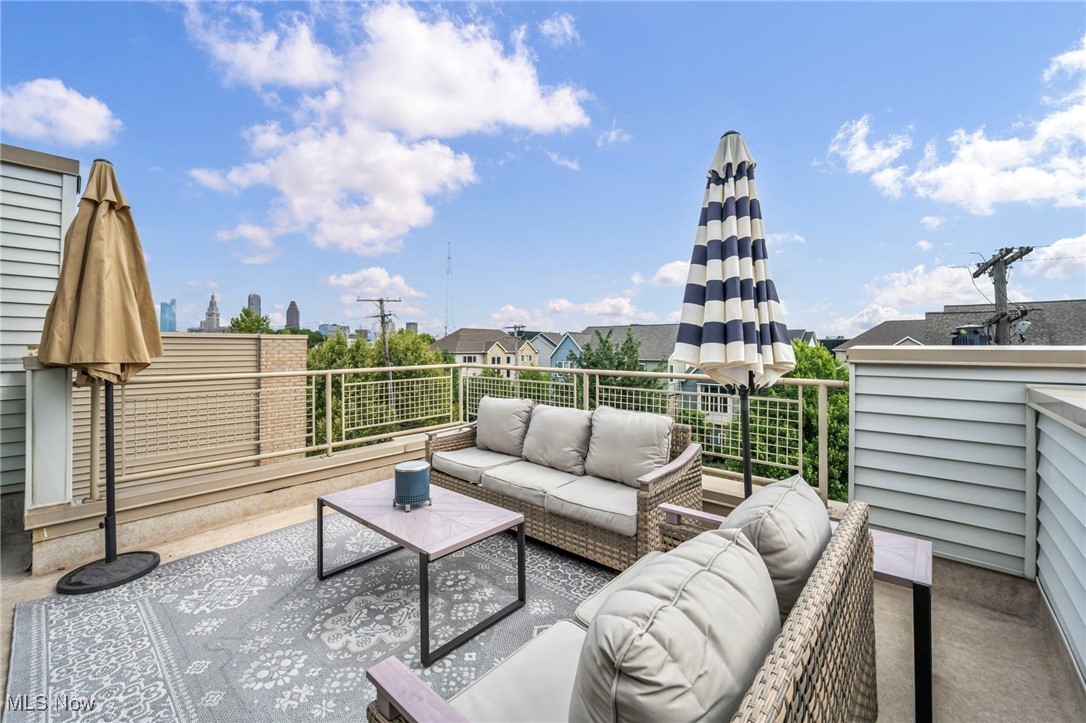 2242 W 5th Street