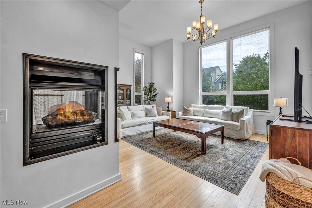 2242 W 5th Street
