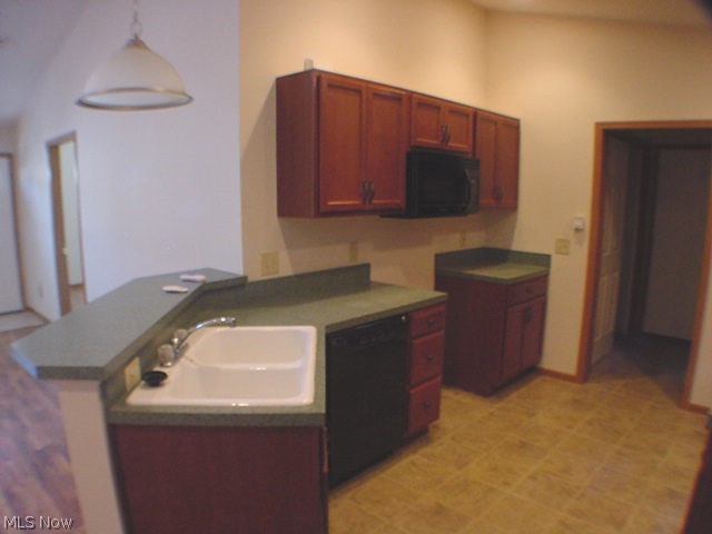 Fiddlers Crk Condo - Residential