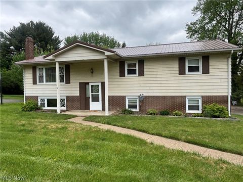 Homes For Sale - 311 Kelly Circle<br/> Muskingum County, Zanesville, OH 43701