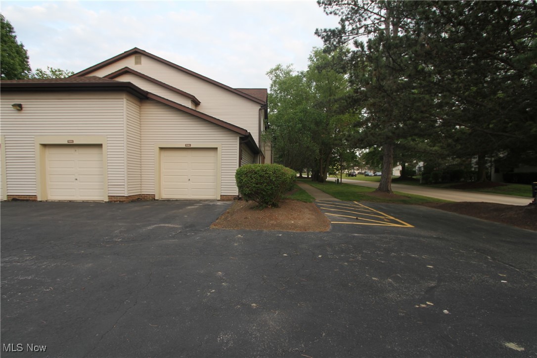 7081 Village Drive, Mentor, Ohio image 35