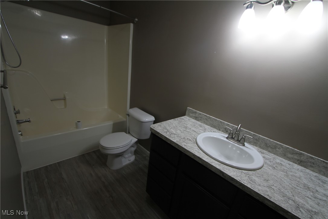 7081 Village Drive, Mentor, Ohio image 24