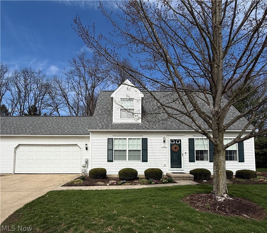 Photo of 545 Parkside Lane, Tallmadge, OH 44278 (MLS # 5202011)