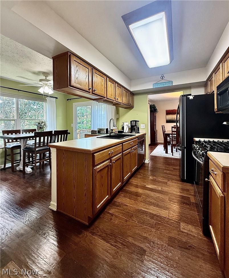 Parkside/Eastwood Village Condo - Residential