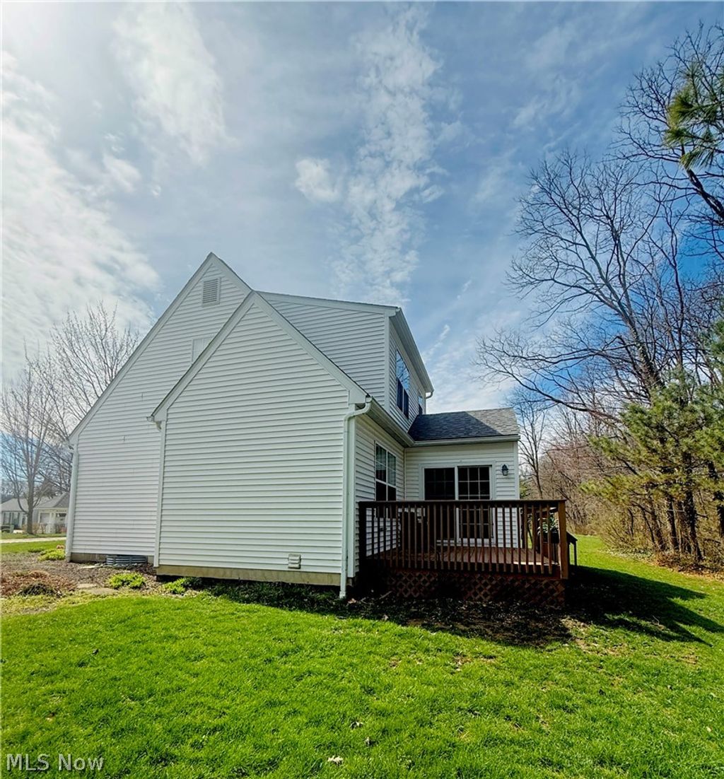 Photo of 545 Parkside Lane, Tallmadge, OH 44278 (MLS # 5202011)