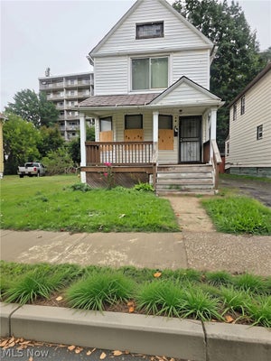 1679 LOCKWOOD AVE, CLEVELAND, OH 44112 - Image 0c25ab89d15f282bb264e42ca66ba57f/1233283167