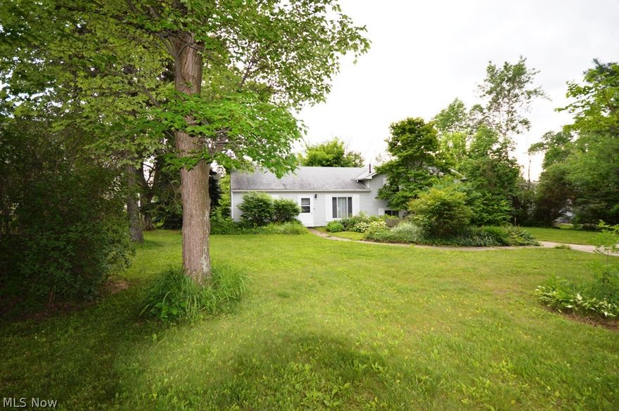 Home sweet home! Great house on a very nice piece of property. This Split offers 5 Bedrooms, 1 Bath, Living room, Family room & Eat in Kitchen which overlooks a lovely backyard for all those great family get togethers.  A little TLC and your finishing touches will bring this home back to life. This home offers 2 furnaces, one of which is in the garage. Home has been updated with energy efficient program including newer roof, furnace,  updated electrical & home has been insulated.
Home is being sold as is. Seller will make no repairs.