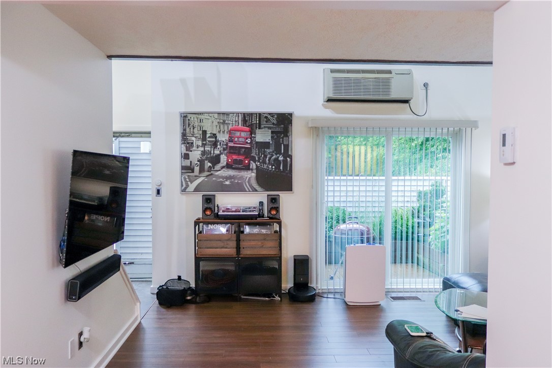 Cedarwood Vill Condo - Residential