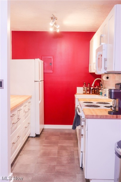 Cedarwood Vill Condo - Residential