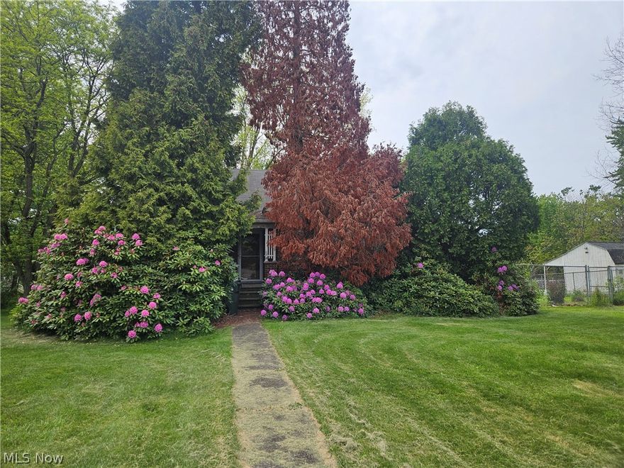 Five Bedroom, 2 Full Bath Cape Cod in Clearview School System. Beautiful Woodwork Throughout Main Level. TLC Needed to Bring this Home to it's Full Potential. Three Car Attached Garage, .68 Acre Lot. 3 of 5 Bedrooms on First Floor. "As-Is" Sale.