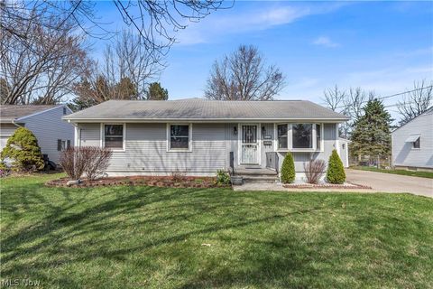 Homes For Sale - 811 Tarry Lane<br/> Amherst, OH 44001