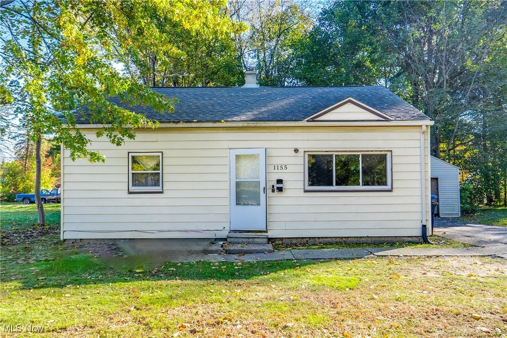 Photo of 1155 Frederick Boulevard, Akron, OH 44320 (MLS # 5168301)