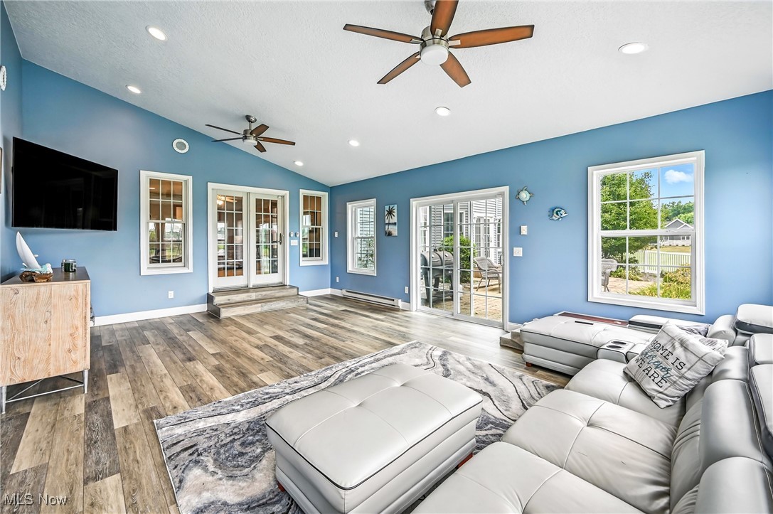 Oak Hollow - Residential