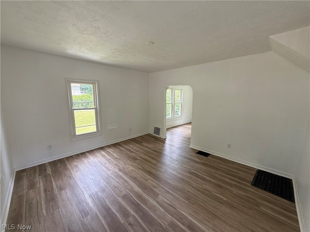 Photo of 257 Arch Street, Akron, OH 44304 (MLS # 5223566)
