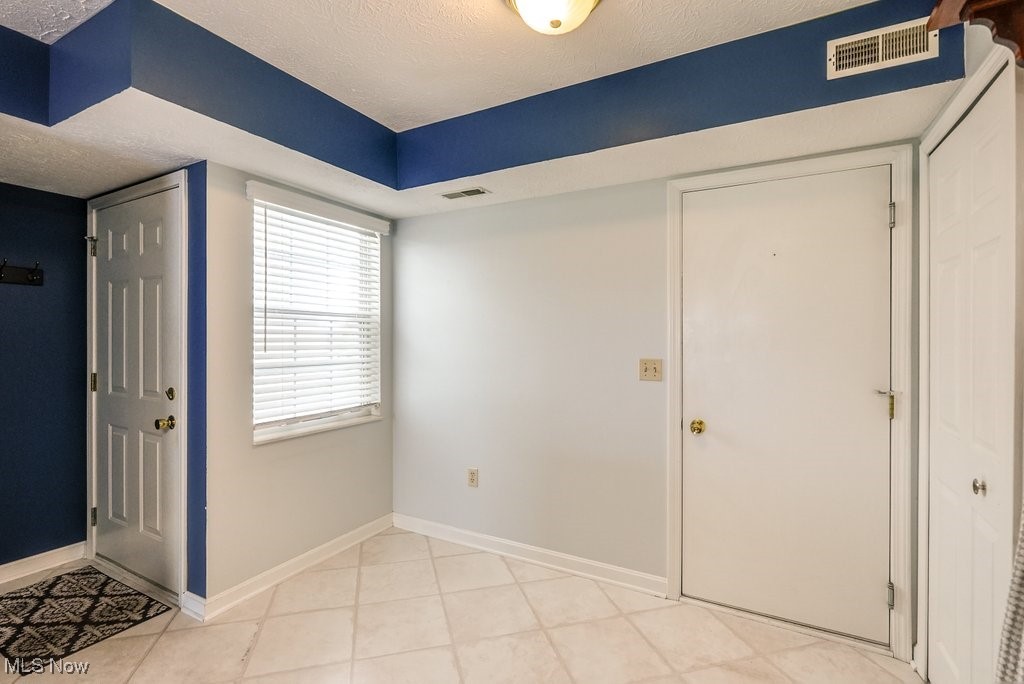 Courtyard Crystal Lake - Residential