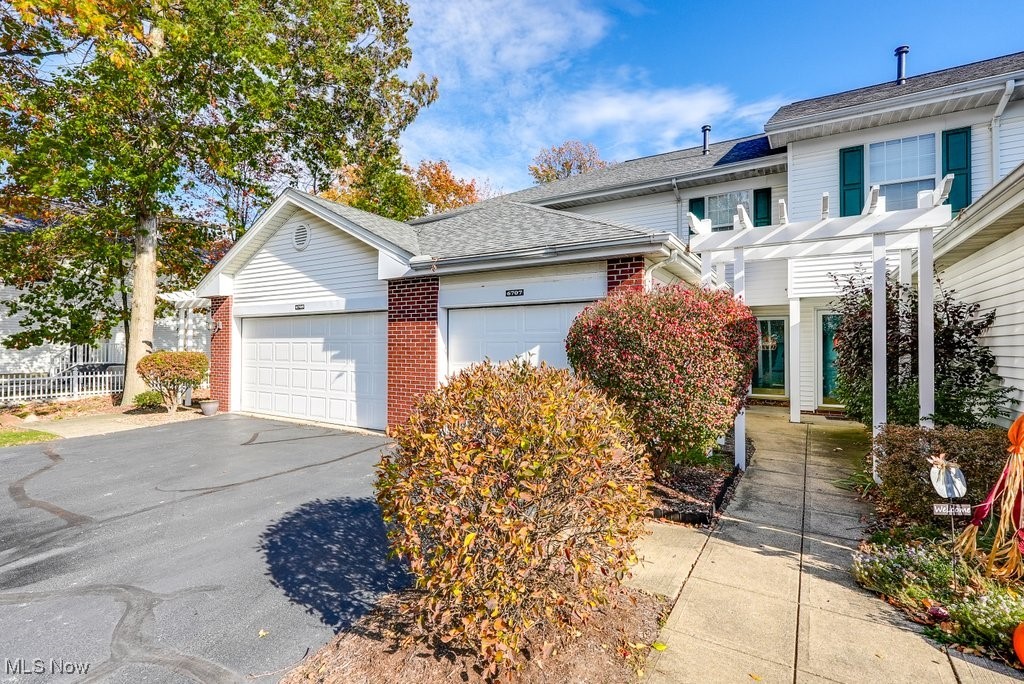 Courtyard Crystal Lake - Residential