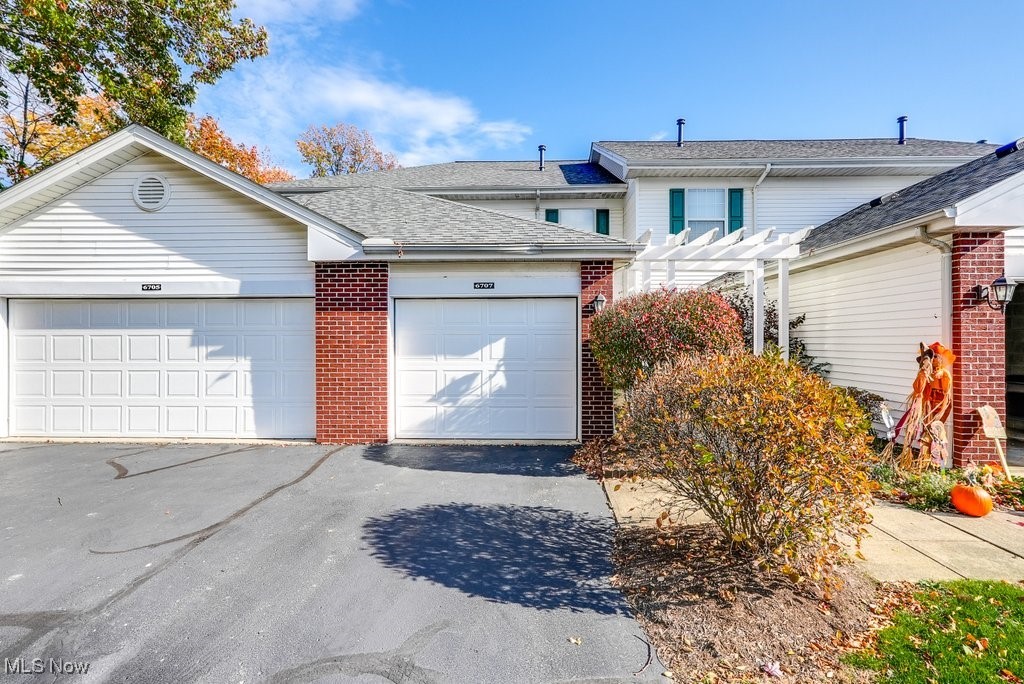 This home is move in ready! You will enjoy viewing this 2-bedroom 1.5 bath home located in the desirable Crystal Lake Community.
The eat in kitchen is very open and spacious. All the appliances are included as well as the washer and dryer. There is a half bath on the main level for your convenience. The living room flows from the kitchen. You will notice the beautiful wood floors. The sliding glass doors leads out to the 12x10 deck. The second level has a large full bath with a linen closet. The master bedroom has high ceilings and a triple closet with built in drawer. The second bedroom has a double closet and ceiling fan. The one car garage is attached. The roof was updated in 2021. The central air 2022. Furnace 2018. Seller is offering a homewarranty. You can also enjoy the lake and picnic pavilion. It is truly a park like setting.