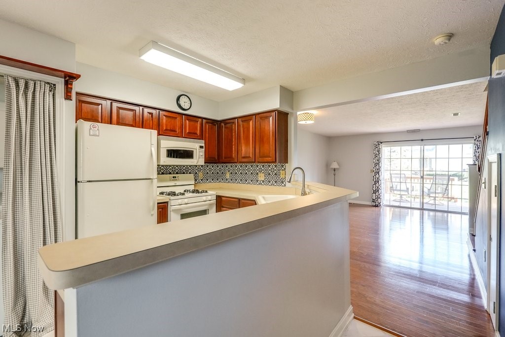 Courtyard Crystal Lake - Residential