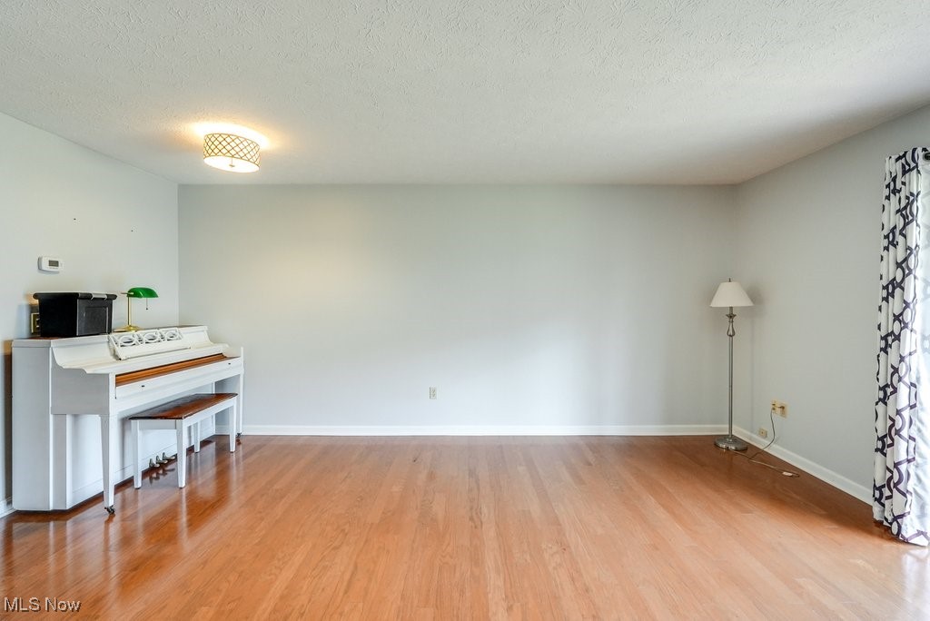 Courtyard Crystal Lake - Residential