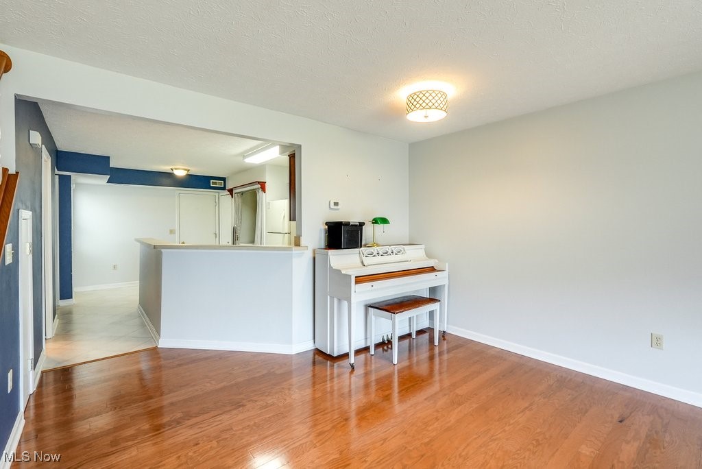 Courtyard Crystal Lake - Residential