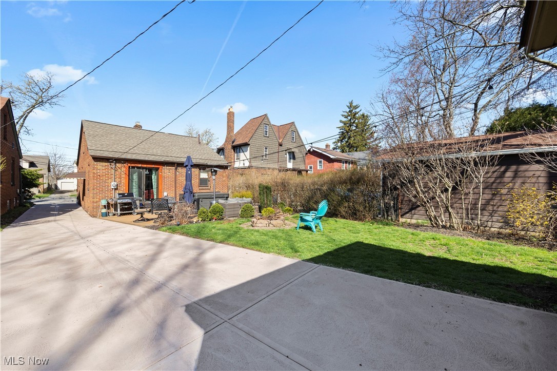 Lotus Realty Cos Fisher - Residential