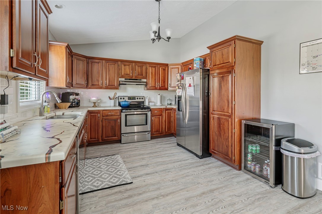 2021 Ashbrook Avenue, Louisville, Ohio image 11