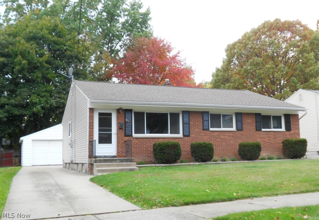Super cute, updated Ranch! This lovely 3 bedroom, 1.5 bath home features hardwood floors & a remodeled kitchen with plenty of cabinets & counter space, plus a pantry, eating area & new appliances (2012). The partially finished basement offers a rec room & a bonus room perfect for an office or exercise room. Updates include the new roof (2012), windows (2008), furnace (1999), C/A (approx 2000) & the hot water tank (7/2014). Home is move-in ready!