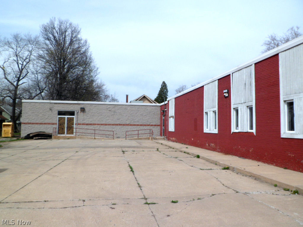 John M Robinson's Add - Commercial Sale