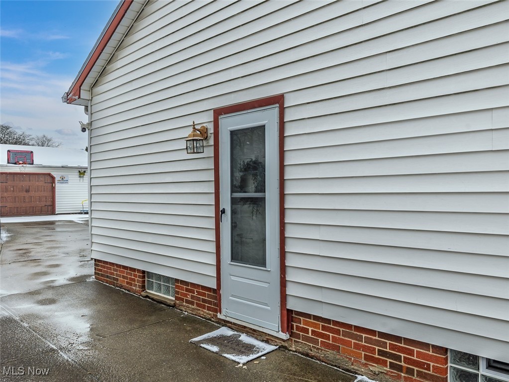 18119 Adams Drive, Strongsville, Ohio image 3