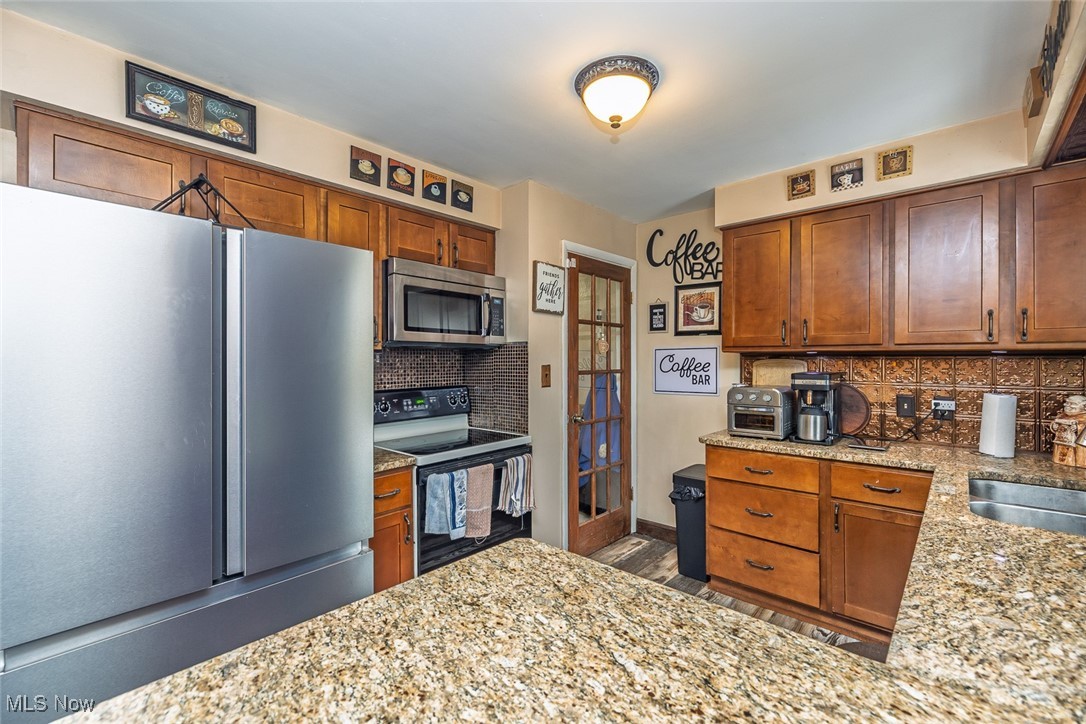 18119 Adams Drive, Strongsville, Ohio image 11