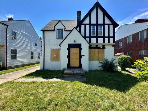 Homes For Sale - 3138 Ashwood Road<br/> Cleveland, OH 44120