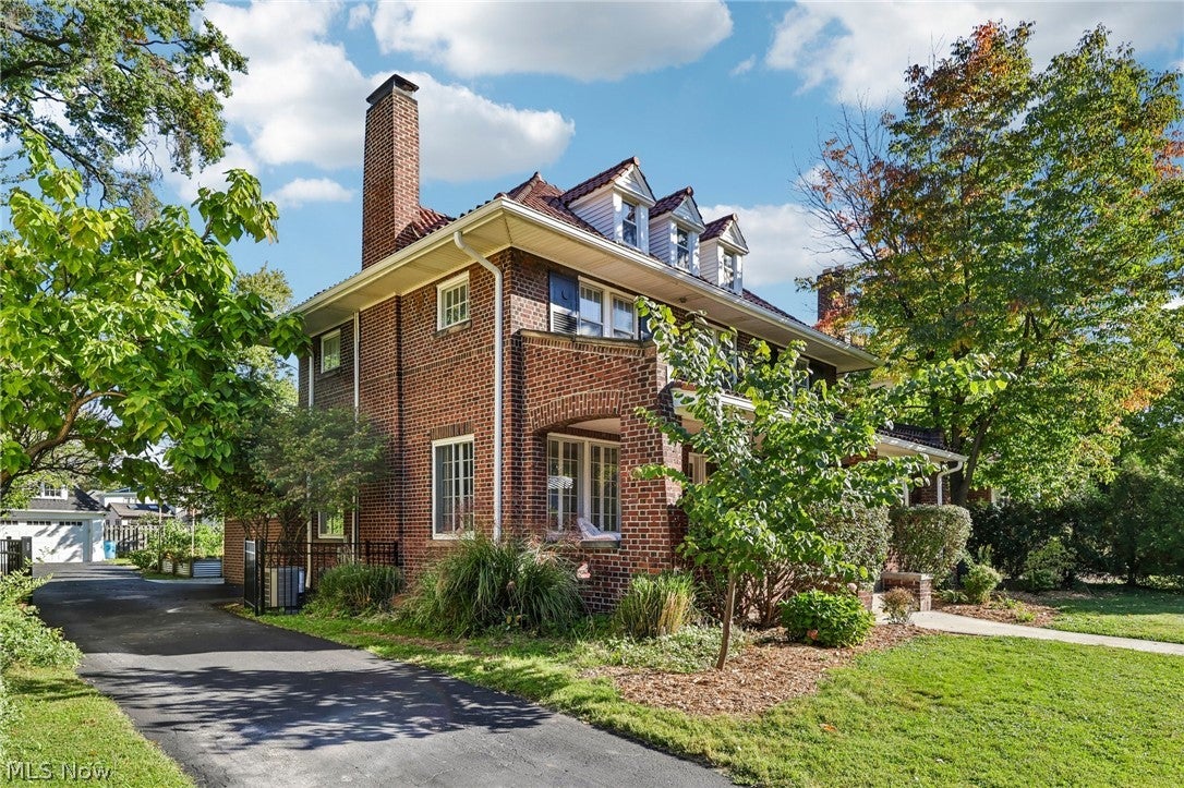 3401 Fairmount Boulevard