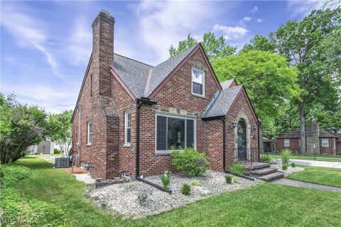 Tiny photo for 5998 Maplecliff Drive, Parma Heights, OH 44130 (MLS # 5219612)