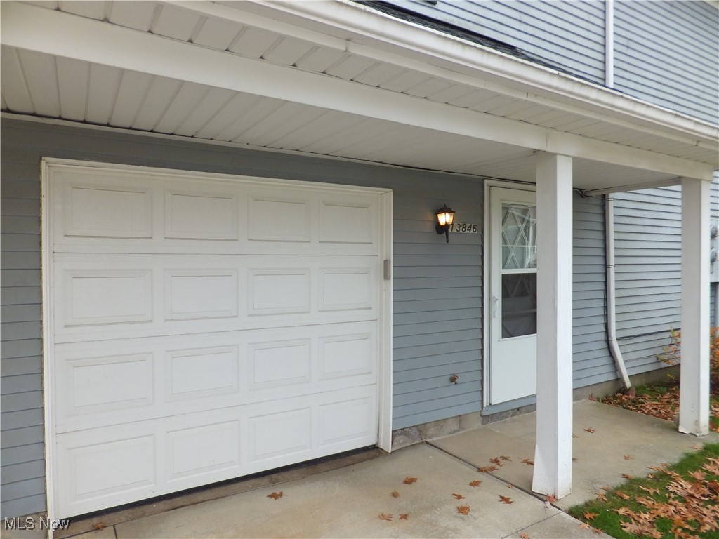 13846 Oakbrook Drive, North Royalton, Ohio image 3