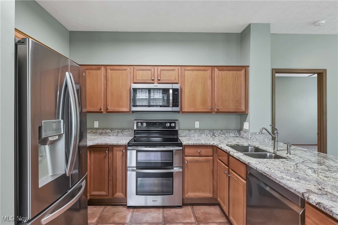2174 Southampton Lane, Avon, Ohio image 9
