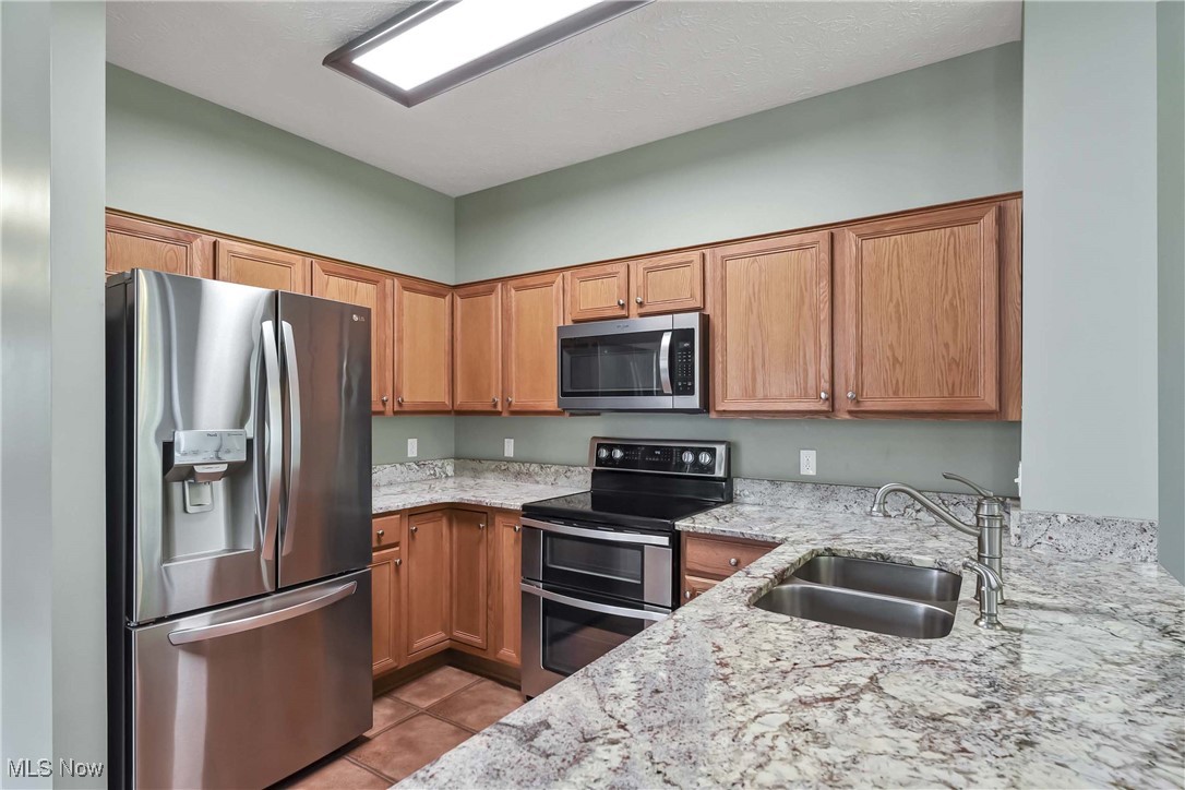 2174 Southampton Lane, Avon, Ohio image 11