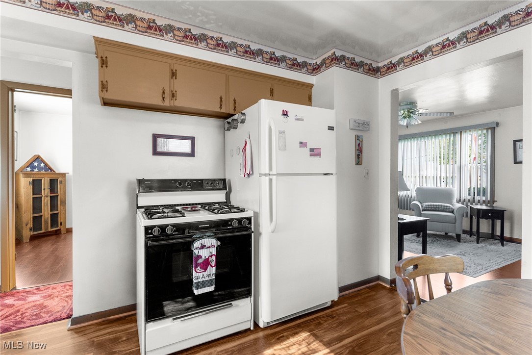 Photo 11 of 29 of 666 N Schenley Avenue house